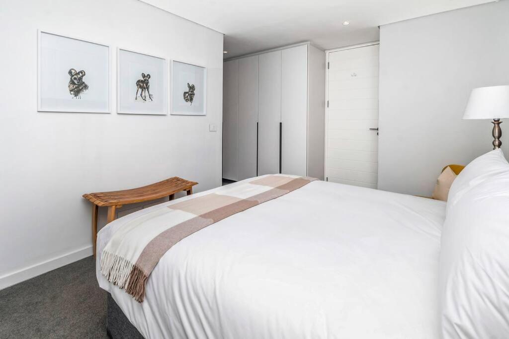 Apartment Elegant 3-bedroom Retreat Cape Town
