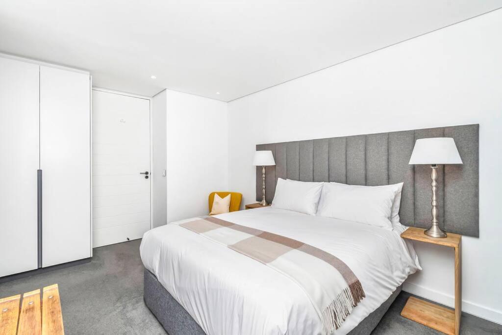 Elegant 3-bedroom Retreat Apartment *
